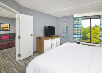 Hampton Inn & Suites Annapolis hotel thumbnail 5