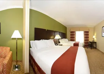 Holiday Inn Express & Suites Bonifay by IHG hotel thumbnail 3