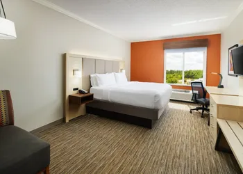 Holiday Inn Express & Suites Bonifay by IHG hotel thumbnail 8