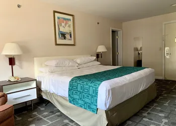 Howard Johnson by Wyndham Williamstown hotel thumbnail 4