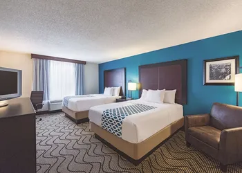 La Quinta Inn & Suites by Wyndham Central Point - Medford hotel thumbnail 7