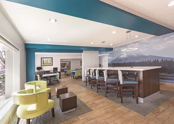Spark by Hilton Central Point Medford hotel thumbnail 3