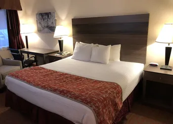 MHO Inn & Suites hotel thumbnail 3