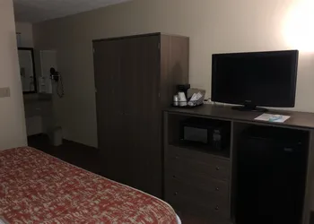 MHO Inn & Suites hotel thumbnail 4