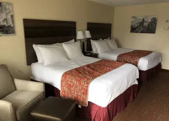MHO Inn & Suites hotel thumbnail 5