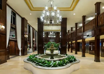 The Shores Resort & Spa hotel thumbnail 2