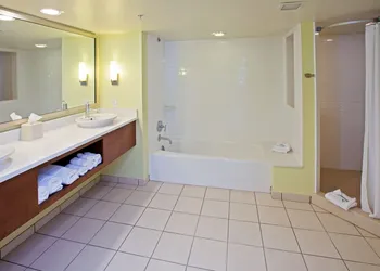 Holiday Inn Express Indianapolis-Fishers by IHG hotel thumbnail 3