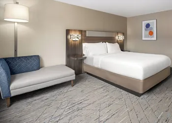 Holiday Inn Express Hotel & Suites Freeport by IHG hotel thumbnail 3
