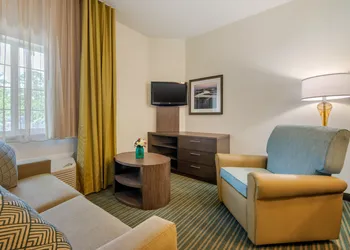 Candlewood Suites Fort Myers Sanibel Gateway by IHG hotel thumbnail 2