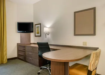 Candlewood Suites Fort Myers Sanibel Gateway by IHG hotel thumbnail 3