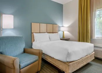 Candlewood Suites Fort Myers Sanibel Gateway by IHG hotel thumbnail 5