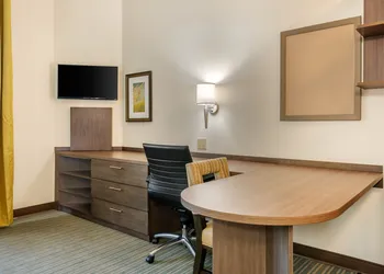 Candlewood Suites Fort Myers Sanibel Gateway by IHG hotel thumbnail 6