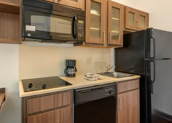 Candlewood Suites Fort Myers Sanibel Gateway by IHG hotel thumbnail 8