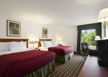 Baymont by Wyndham Crossville hotel thumbnail 4