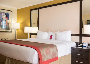 Ramada Plaza by Wyndham Marco Polo Beach Resort hotel thumbnail 8