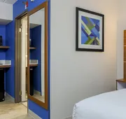 Holiday Inn Express Milwaukee-West Medical Center by IHG hotel detail image 4