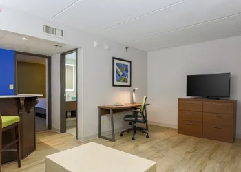 Holiday Inn Express Milwaukee-West Medical Center by IHG hotel thumbnail 6