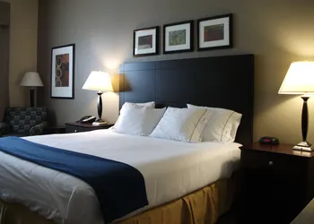 Holiday Inn Express Hotel and Suites Mankato East by IHG hotel thumbnail 4