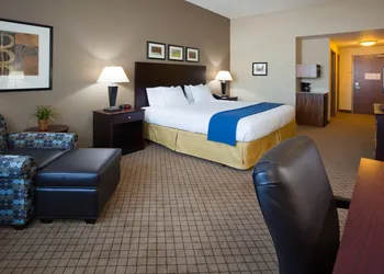 Holiday Inn Express Hotel and Suites Mankato East by IHG hotel thumbnail 7