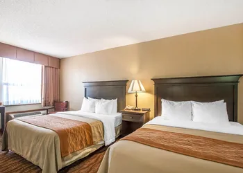 Comfort Inn at Thousand Hills hotel thumbnail 6