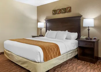 Comfort Inn at Thousand Hills hotel thumbnail 7