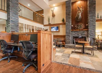 Comfort Inn at Thousand Hills hotel thumbnail 5