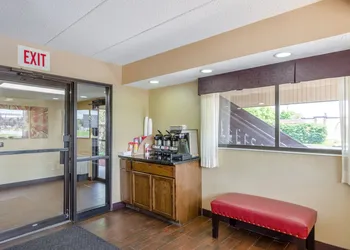 Red Roof Inn Kalamazoo East - Expo Center hotel thumbnail 4