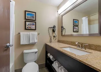 Comfort Suites Highlands Ranch Denver Tech Center Area hotel thumbnail 8