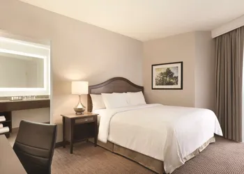 Embassy Suites by Hilton Temecula Valley Wine Country hotel thumbnail 6