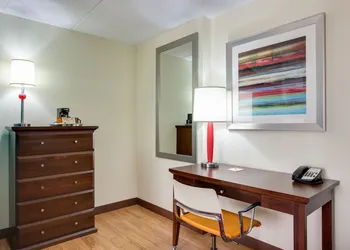 Hotel Indigo Chicago-Vernon Hills by IHG hotel thumbnail 6