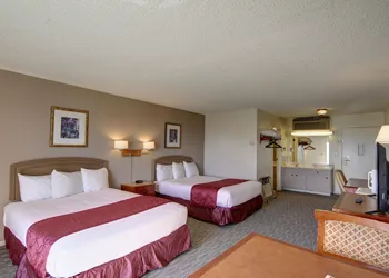 Desert Hot Springs Spa Hotel hotel thumbnail 6