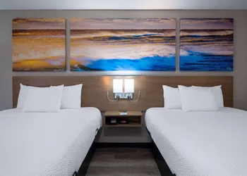 Days Inn & Suites by Wyndham Commerce hotel thumbnail 6