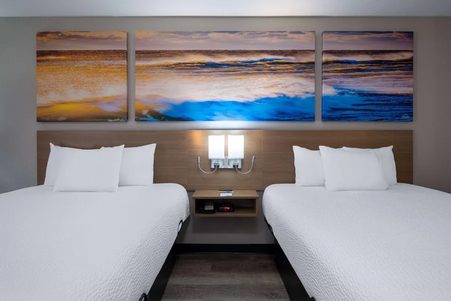Days Inn & Suites by Wyndham Commerce hotel detail image 6