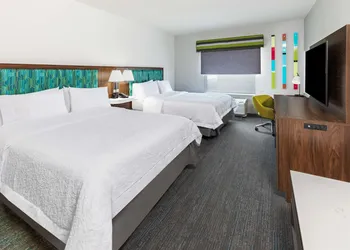 Hampton Inn & Suites Dallas I-30 Cockrell Hill hotel thumbnail 3