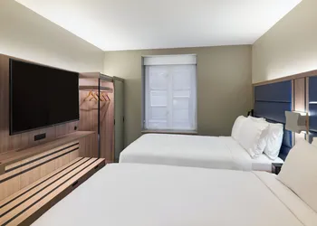 Holiday Inn Express NYC Chelsea – NoMad Area by IHG hotel thumbnail 3