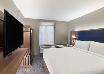 Holiday Inn Express NYC Chelsea – NoMad Area by IHG hotel thumbnail 4