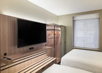 Holiday Inn Express NYC Chelsea – NoMad Area by IHG hotel thumbnail 5