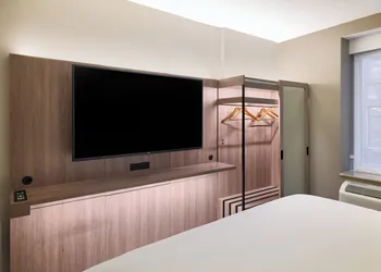 Holiday Inn Express NYC Chelsea – NoMad Area by IHG hotel thumbnail 8