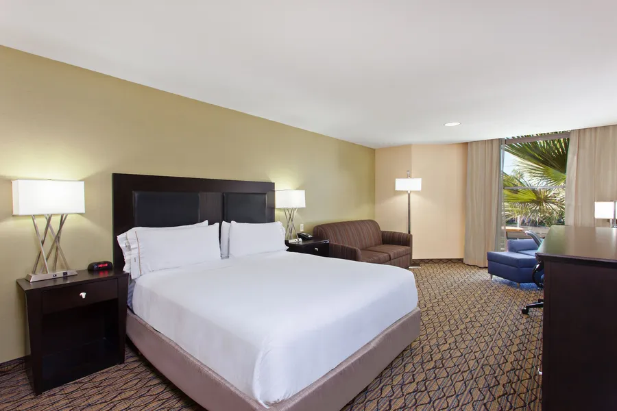 Holiday Inn Express Newport Beach by IHG hotel detail image 2