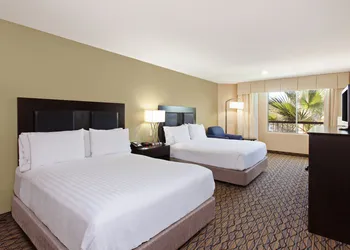 Holiday Inn Express Newport Beach by IHG hotel thumbnail 4