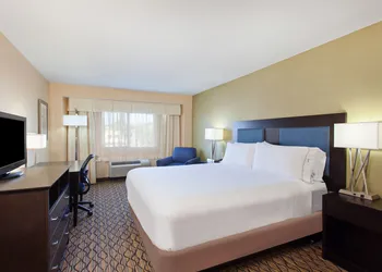 Holiday Inn Express Newport Beach by IHG hotel thumbnail 5