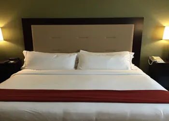 Holiday Inn Express Sacramento Airport Woodland by IHG hotel thumbnail 4