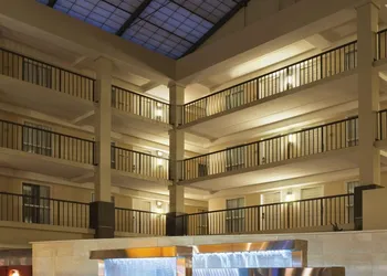 Embassy Suites by Hilton Cleveland Beachwood hotel thumbnail 5