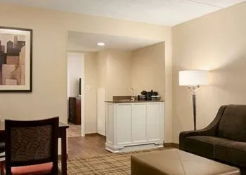 Embassy Suites by Hilton Cleveland Beachwood hotel thumbnail 8