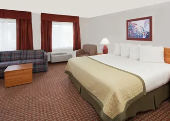 Baymont by Wyndham St. Joseph/Stevensville hotel thumbnail 3