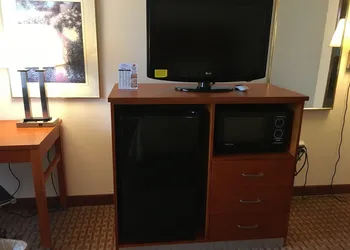 Baymont by Wyndham St. Joseph/Stevensville hotel thumbnail 4