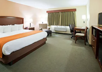 AmericInn by Wyndham Fargo West Acres hotel thumbnail 4