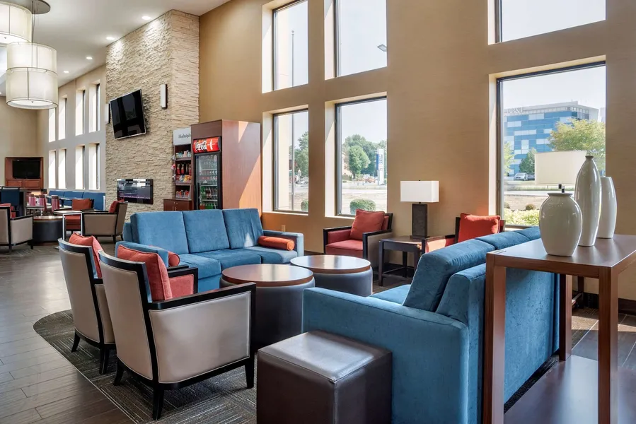 Comfort Suites Hagerstown Southeast hotel detail image 6