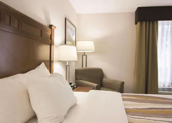 La Quinta Inn by Wyndham Bend hotel thumbnail 4