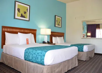 Howard Johnson by Wyndham Yuma hotel thumbnail 8